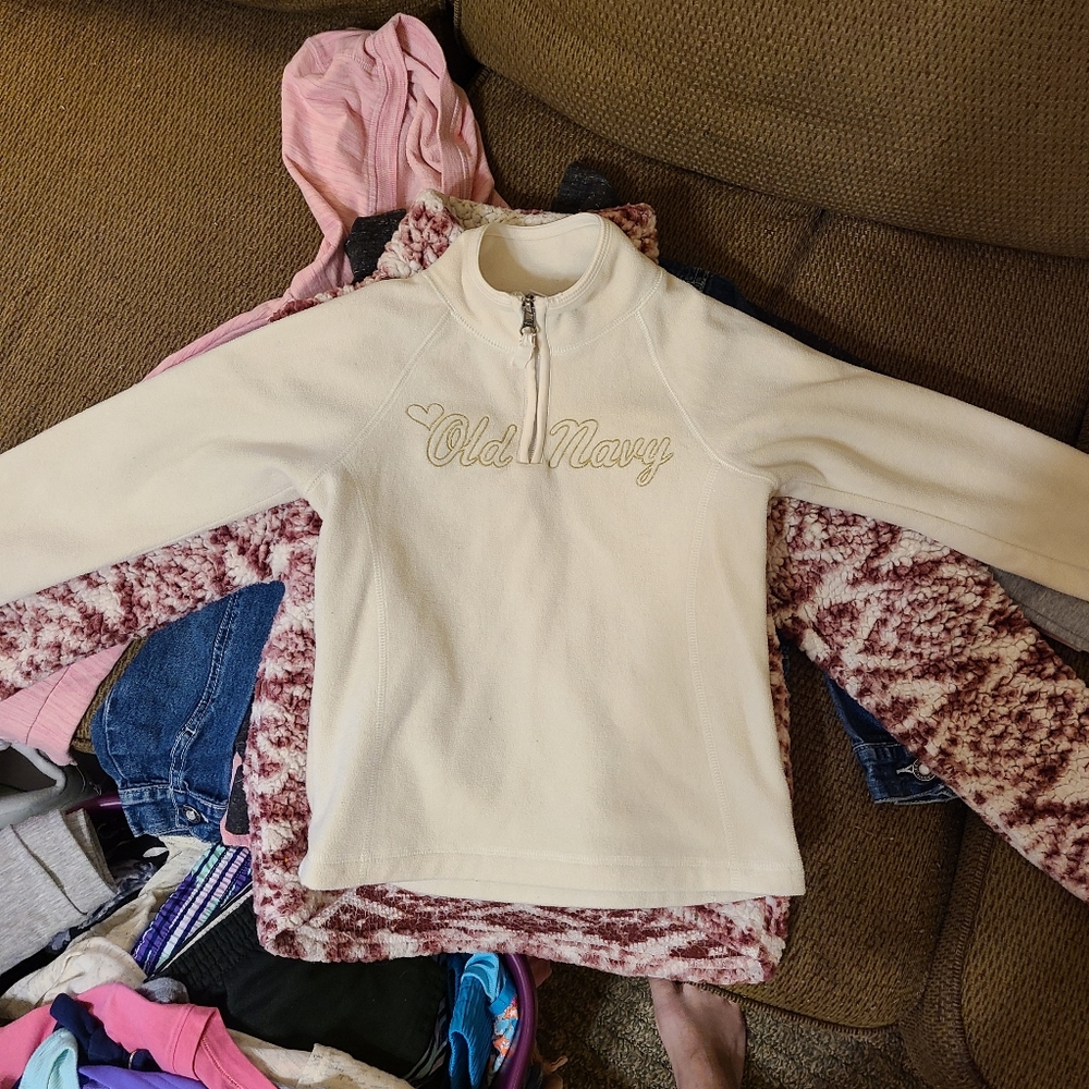 Old Navy Pullover Girl's Small 6-7